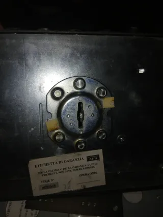 Cerradura Puerta Blindada + Manillas Doradas