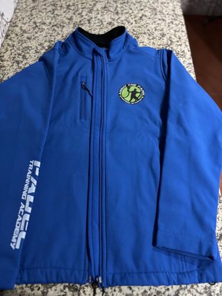 Chaqueta deportiva azul training academy