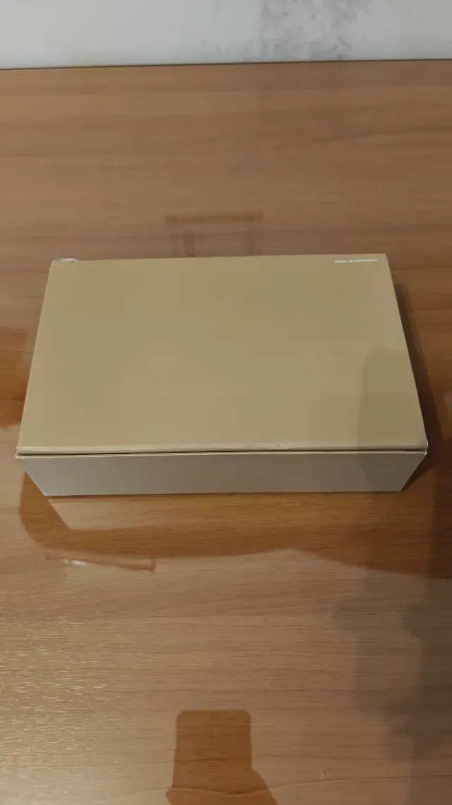 Scatola Michael Kors magnetica oro/bianca