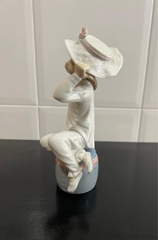 Figura Lladró Niña con sombrero
