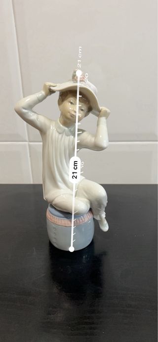 Figura Lladró Niña con sombrero