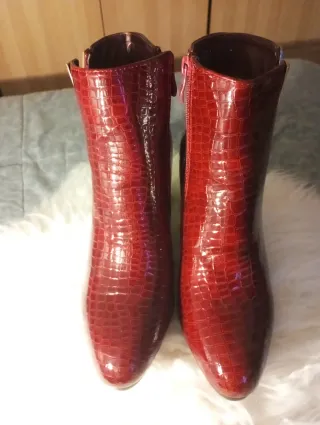 Botas rojas imitación piel cocodrilo