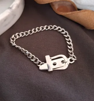 Pulsera de plata estilo hebilla