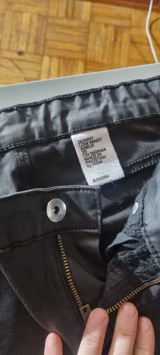 Pantaloni skinny neri lucidi H&M