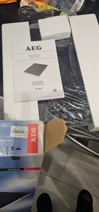 Placa Inducción Portátil AEG AIC 2200