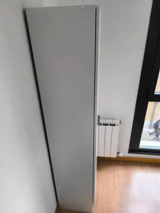 Armario alto blanco para baño