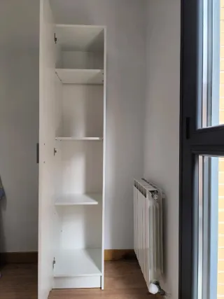 Armario alto blanco para baño