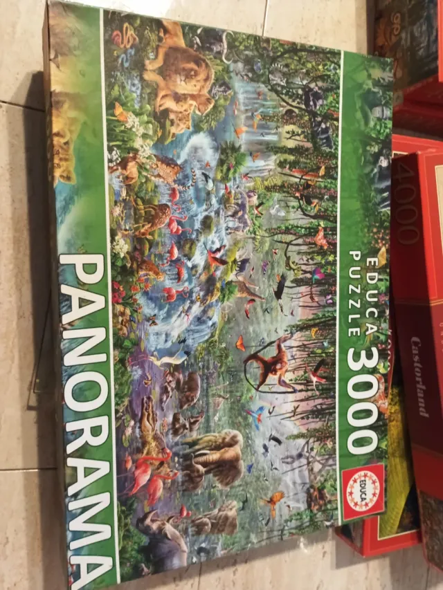 Lote 5 Puzzles: 3x4000, 1x3000, 1x2000