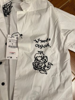 Camiseta blanca estampada hombre