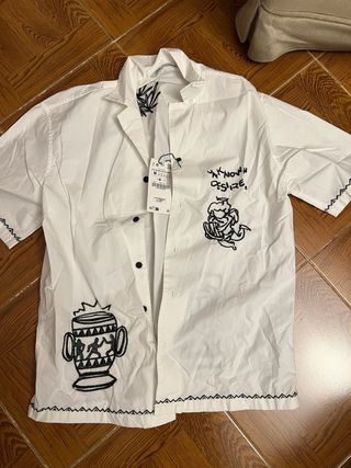 Camiseta blanca estampada hombre