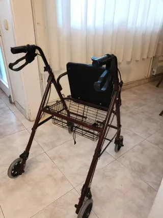 Andador Plegable con Asiento y Cesta