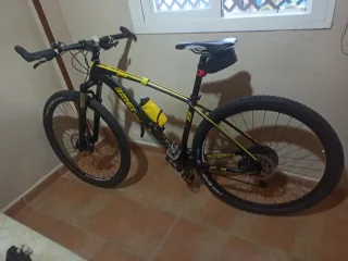 Bicicleta de Montaña Merida M5 Negra/Amarilla
