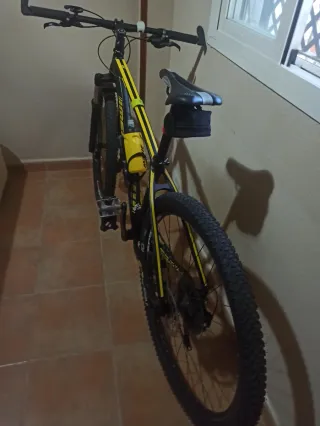 Bicicleta de Montaña Merida M5 Negra/Amarilla