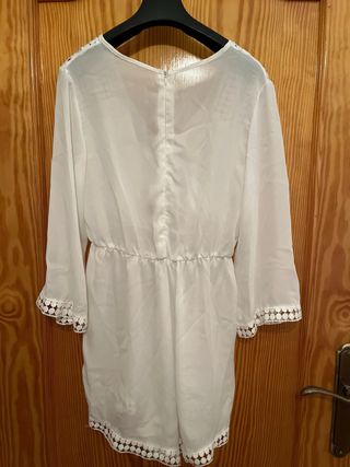 Mono blanco corto con encaje