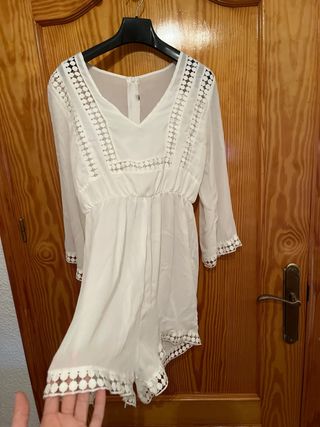 Mono blanco corto con encaje