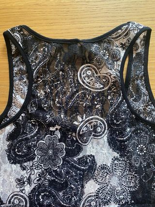 Top encaje paisley negro y blanco