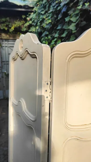 Biombo antiguo madera lacada beige