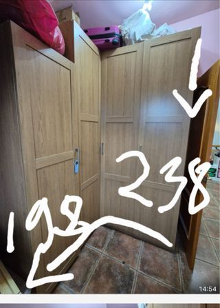 Armario esquinero de madera nuevo