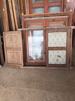 Ventana madera antigua doble