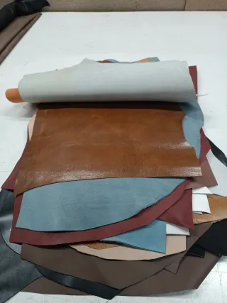 Lote retales cuero variado 4 kg