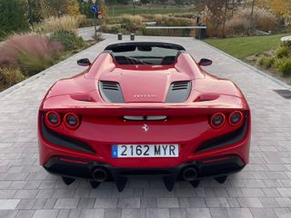 Ferrari F8 SPIDER TRIBUTO