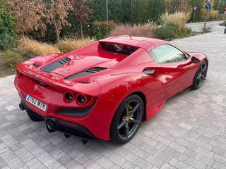 Ferrari F8 SPIDER TRIBUTO