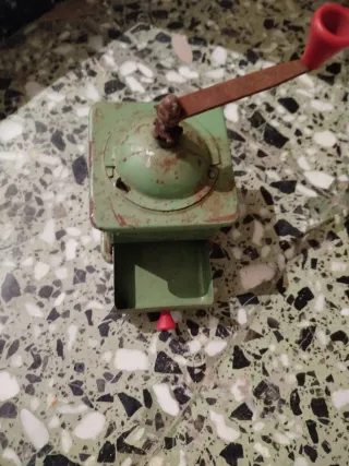 Molinillo de café ELMA antiguo verde