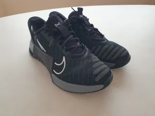 Zapatillas Nike Metcon Negras y Grises