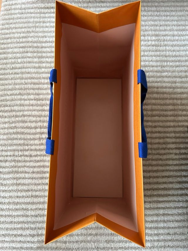 Bolsa Louis Vuitton naranja y 2 sobres
