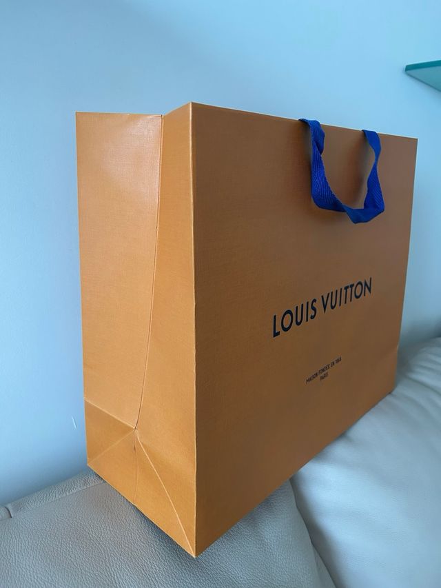 Bolsa Louis Vuitton naranja y 2 sobres
