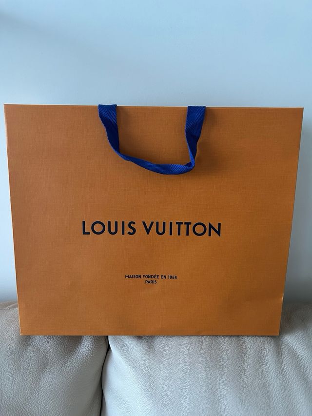 Bolsa Louis Vuitton naranja y 2 sobres