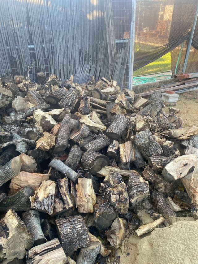 Leña seca para chimenea  De olivo