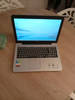 Asus K555L i7 12GB RAM 240GB SSD