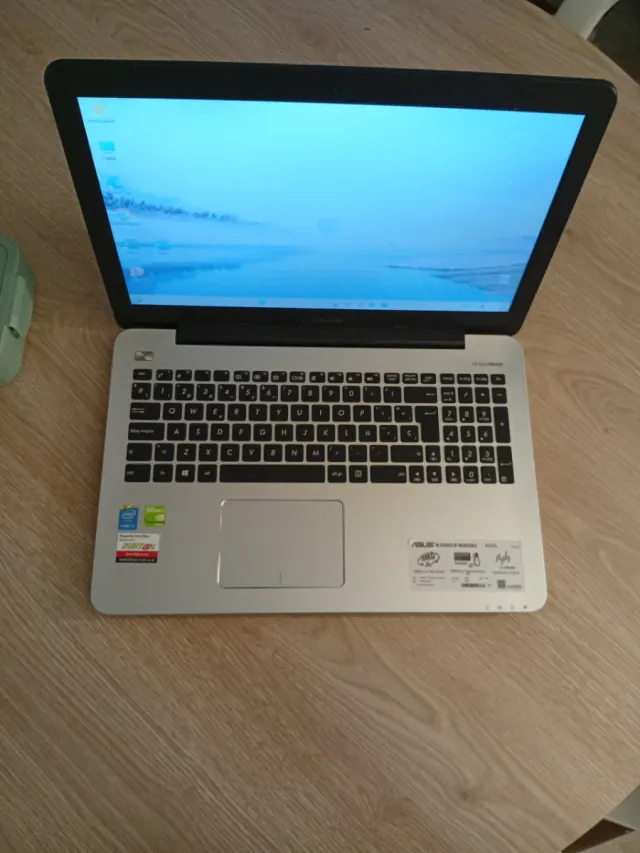 Asus K555L i7 12GB RAM 240GB SSD