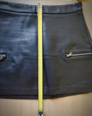 Gonna ecopelle nera Stradivarius L