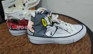Converse Tom y Jerry  prácticamente nuevas