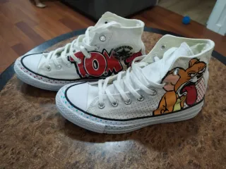 Converse Tom y Jerry  prácticamente nuevas