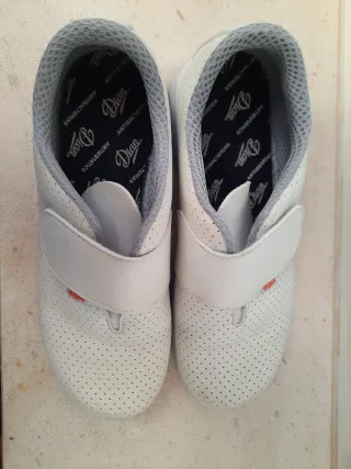 Zuecos blancos Dian