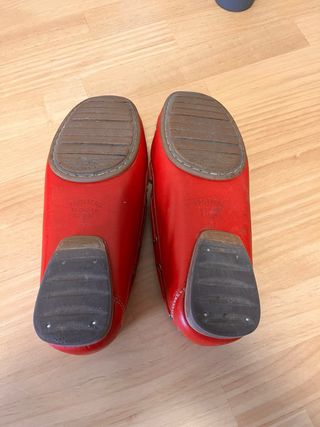 Mocasines de piel rojos