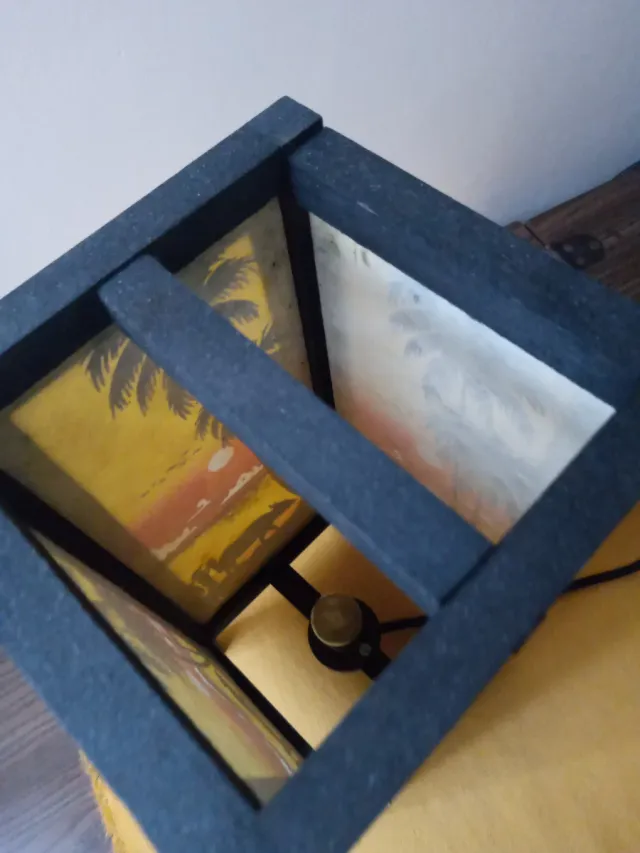 Lampada da tavolo tropicale