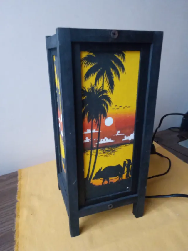 Lampada da tavolo tropicale