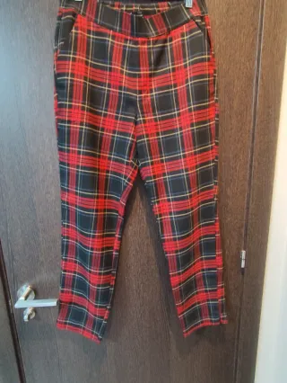 Pantalón cuadros Zara
