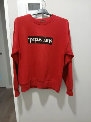 Sudadera Stradivarius Roja Stay Weird