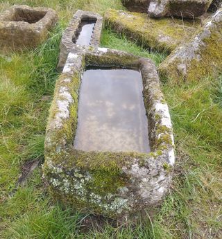 Pila Rústica de Granito 93x49x36