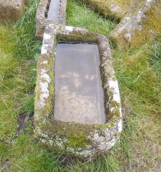 Pila Rústica de Granito 93x49x36