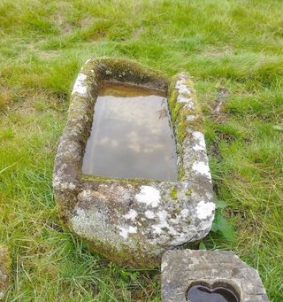 Pila Rústica de Granito 93x49x36