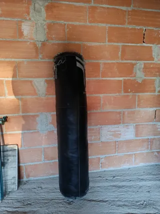 Saco de boxeo DOMYOS negro