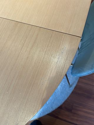 Mesa de comedor extensible y 4 sillas