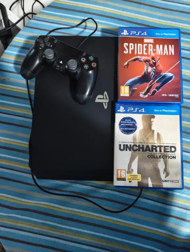 Ps4 Pro Negra + 2 Juegos