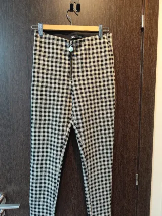 Pantalón cuadros Zara